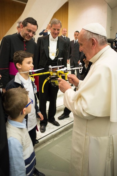 popedrone-399x600.jpg