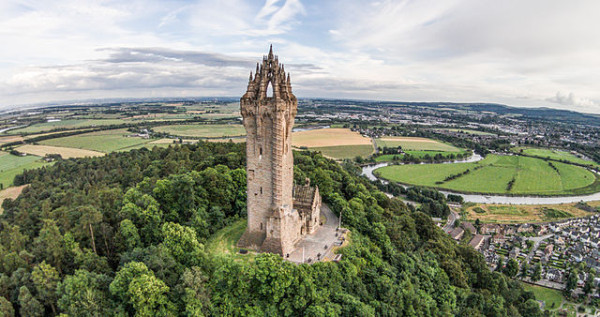 The_Wallace_Monument_Aerial_Stirling-600